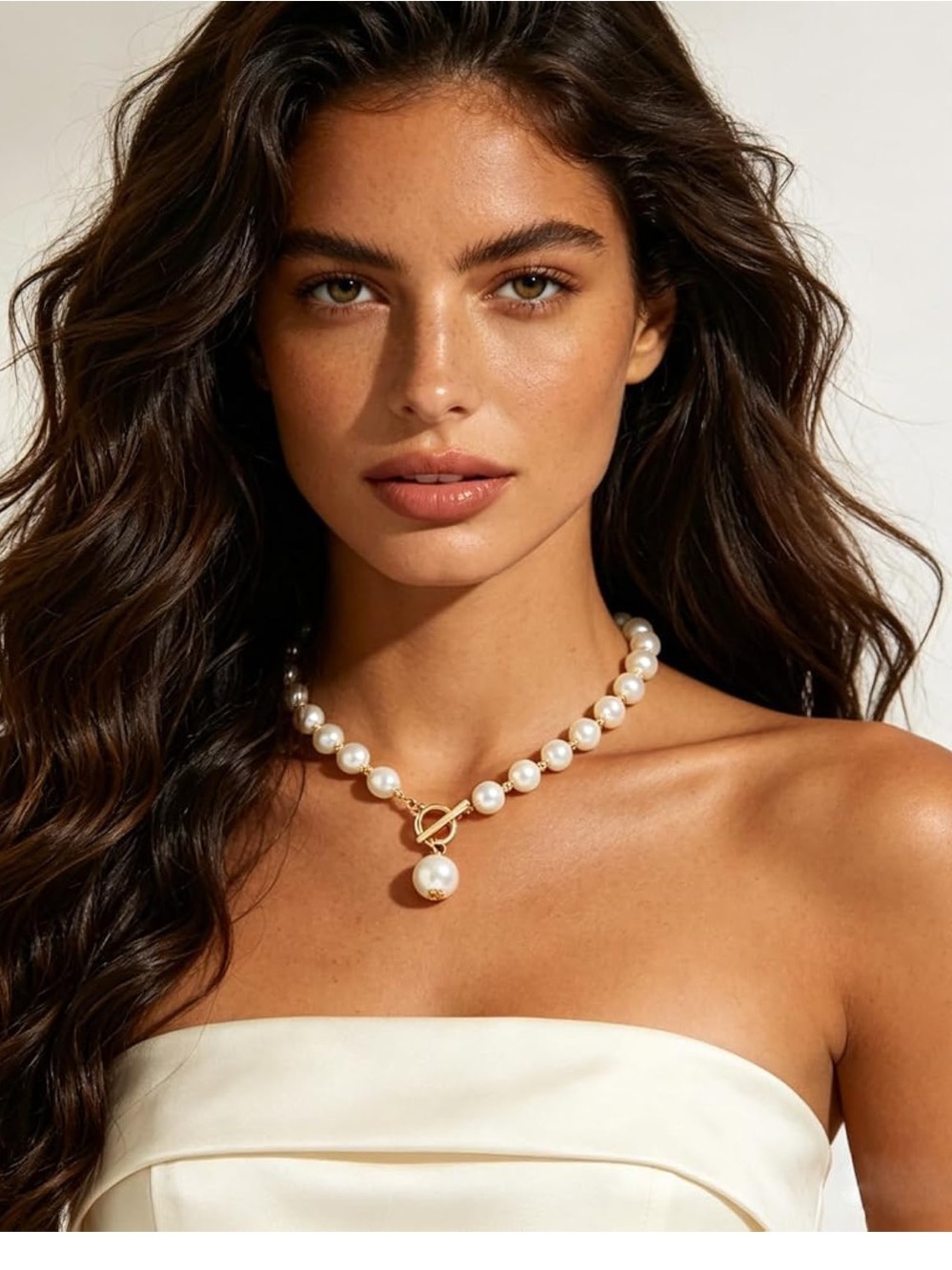 Classic Pearl Toggle Necklace in White and Gold